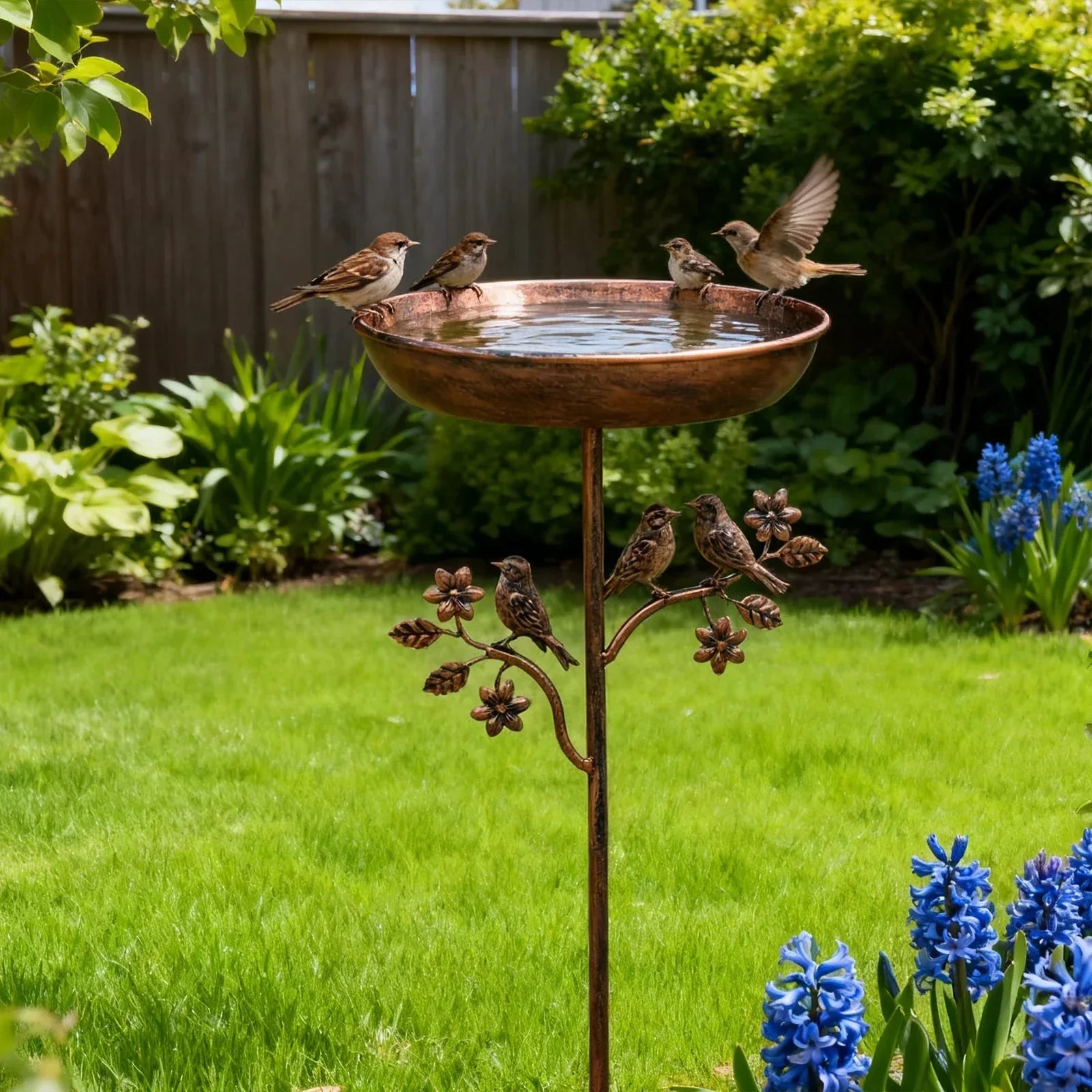Vogelbad für den Garten | Stilvolle Schale | Stabiler Spike