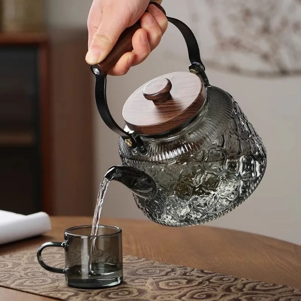 Elegante Glaskanne mit Holzgriff – 1000ml Teekanne mit Filter