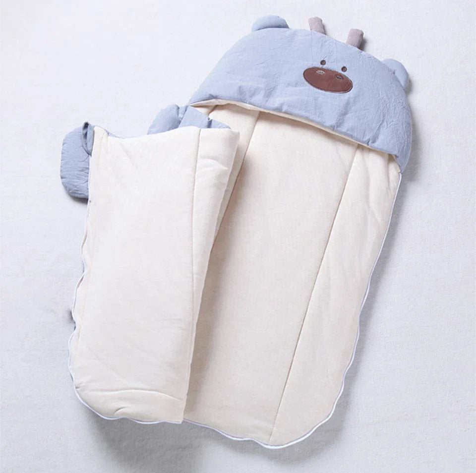 Schlafsack für Neugeborene und Kleinkinder mit Kapuze – weich