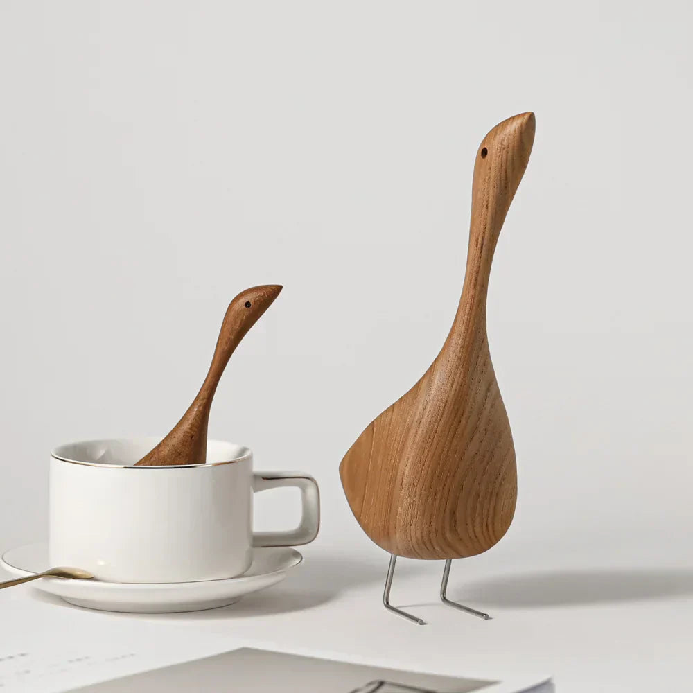 Naturverbundenes Teakholz-Dekor: Elegante Gänsefiguren