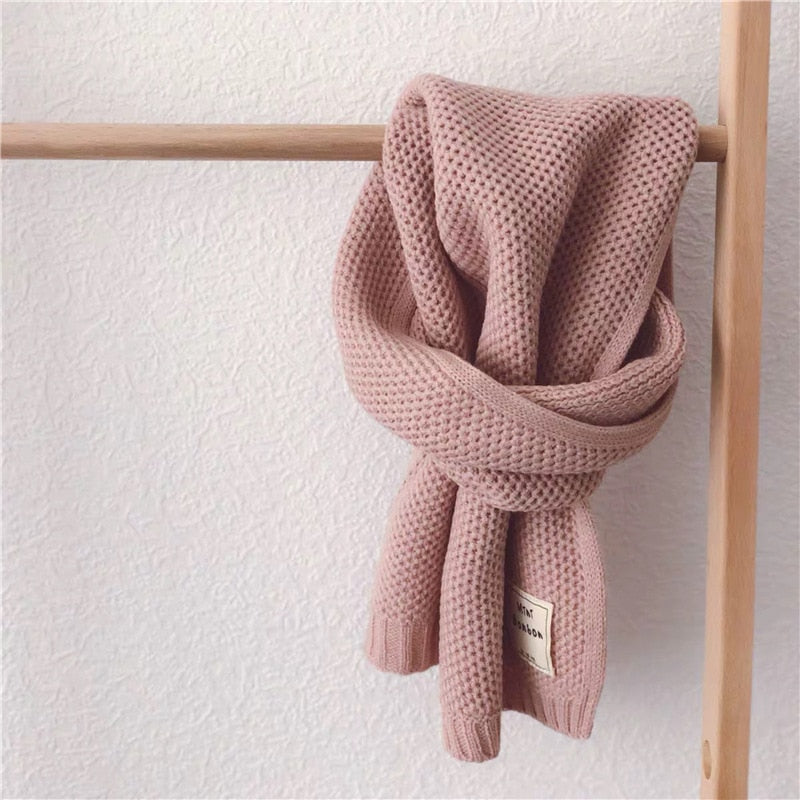 Wärmender Strickschal für Kinder – Weiches, zeitloses Design