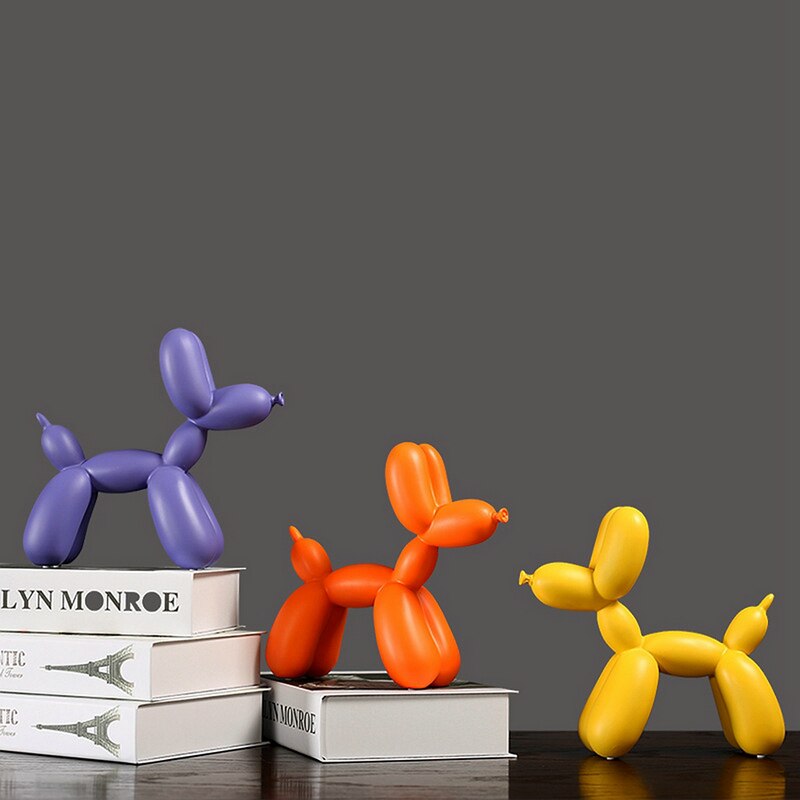 Bunte Hundeskulptur aus Ballons – Modernes Dekor für Wohnzimmer und Büro