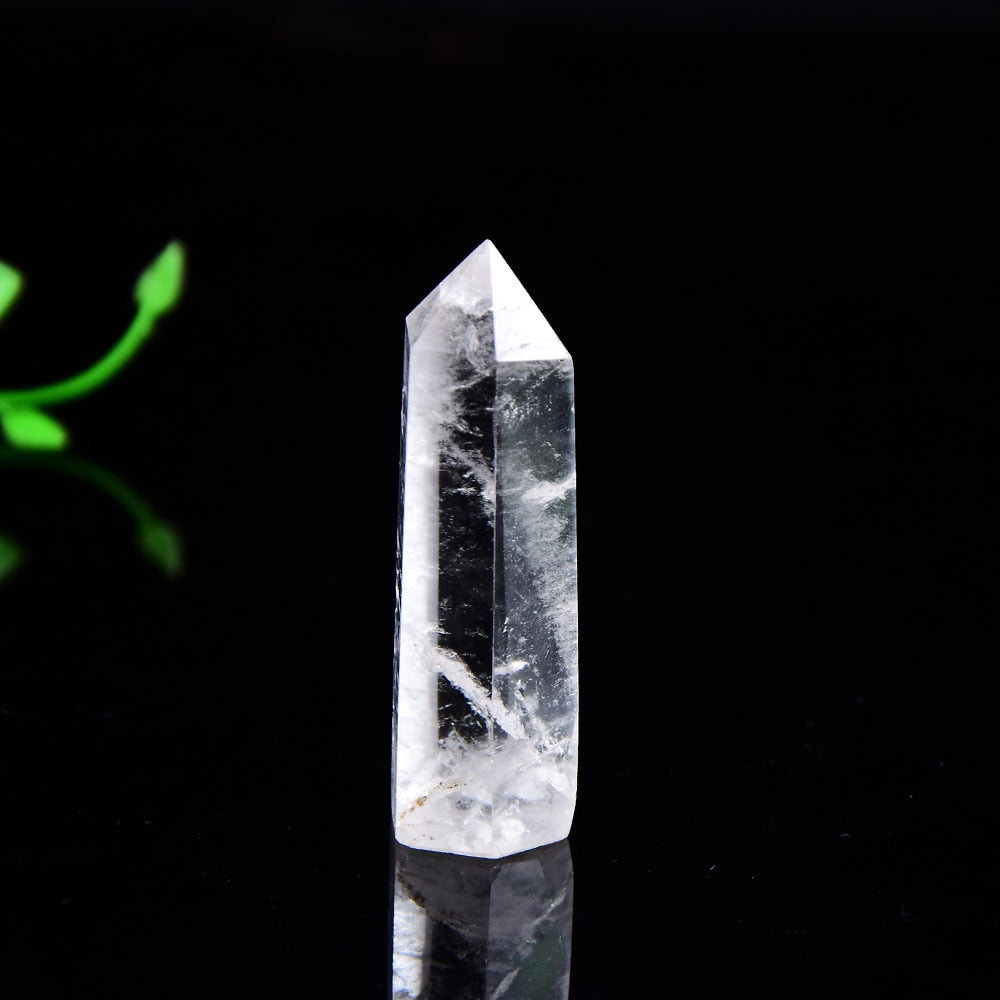 Sechseckiger Naturstein mit Erdgems – Dekorationselement