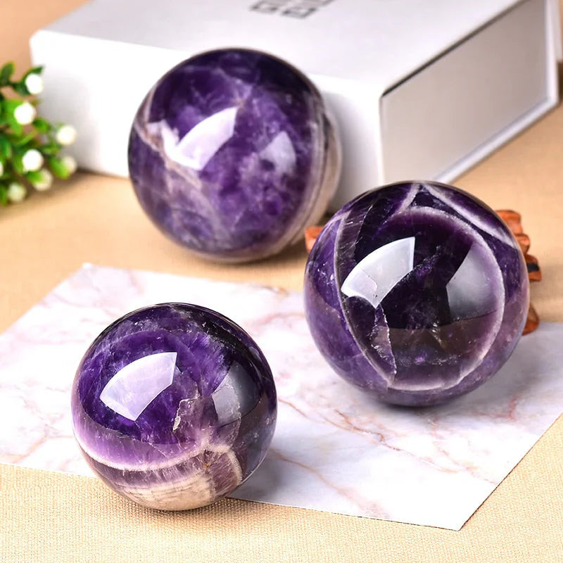 Elegante Amethystkugel – Polierte Dekorationsperle