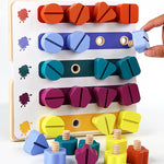 Spielerisches Holzpuzzle zur Förderung feinmotorischer Fähigkeiten mit Formen und Farben