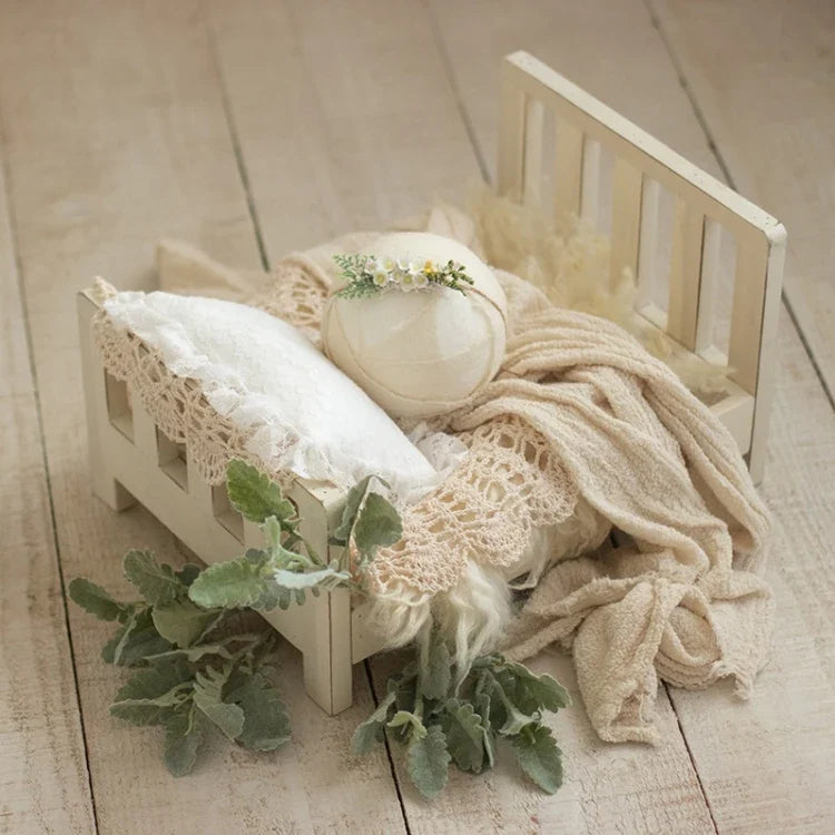 Vintage Fotorequisite für Neugeborenen – Holzbett für Babyshooting