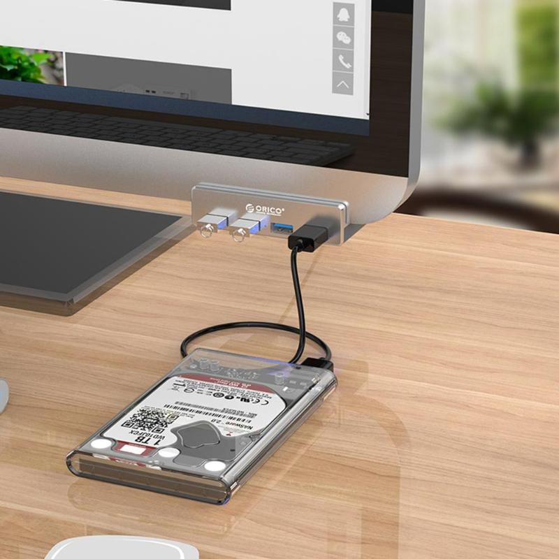 Praktischer 4-Port-USB-Hub mit Clip aus Aluminium | TechEase