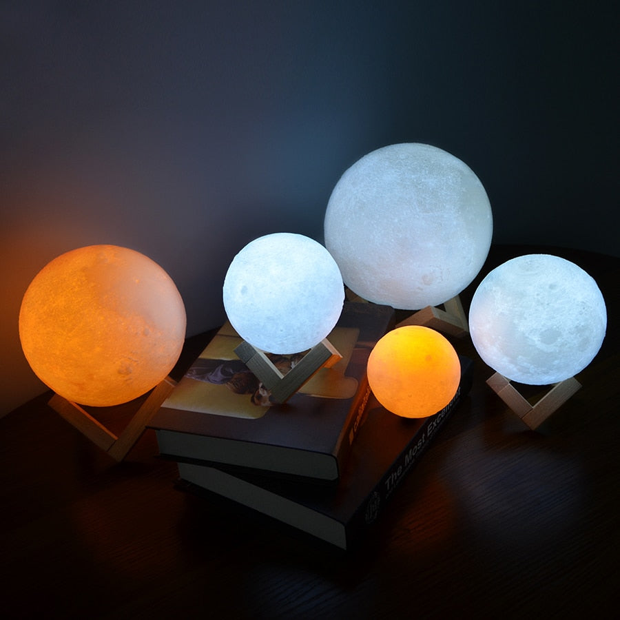 Mondlicht mit Holzfuß – 16 Farben & Dimmfunktion