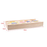 Familienspiel mit Holz-Würfeln für gemeinsamen Spaß