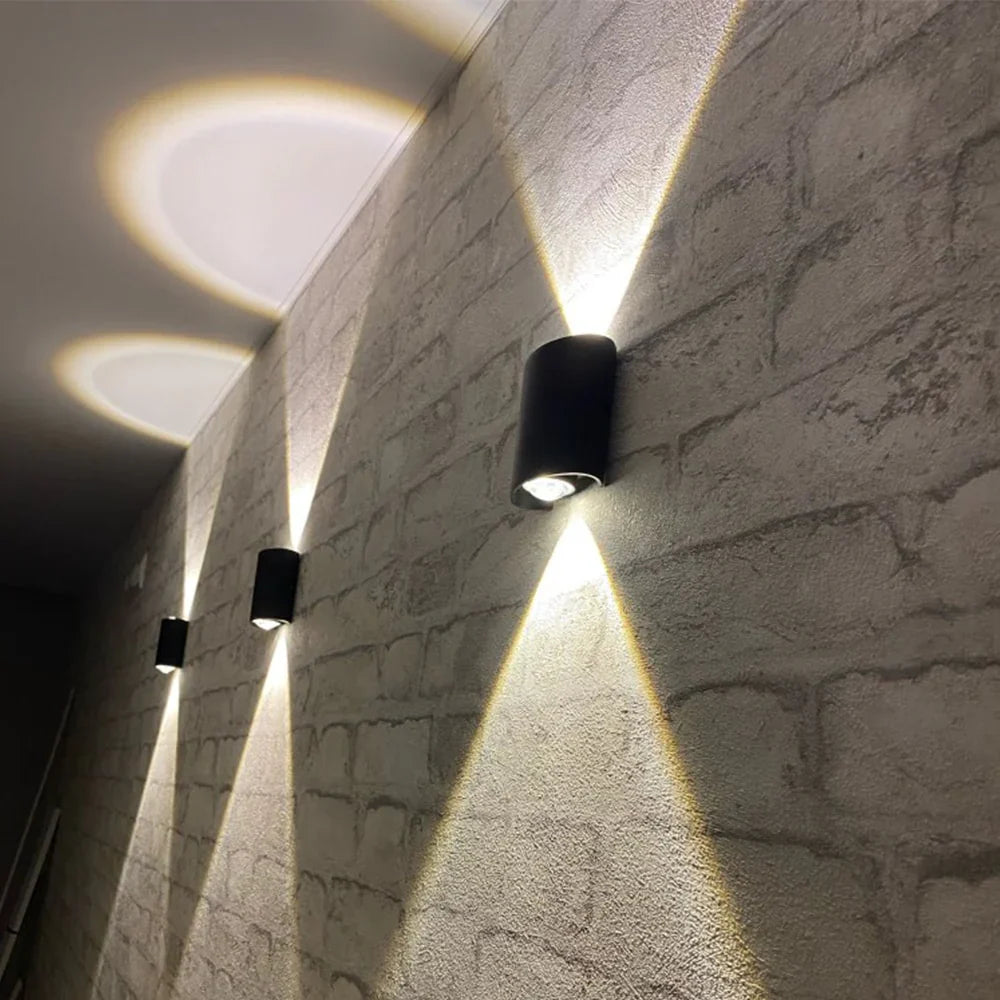 Moderne LED Wandleuchte mit Auf- und Abstrahlung – Warmweiß