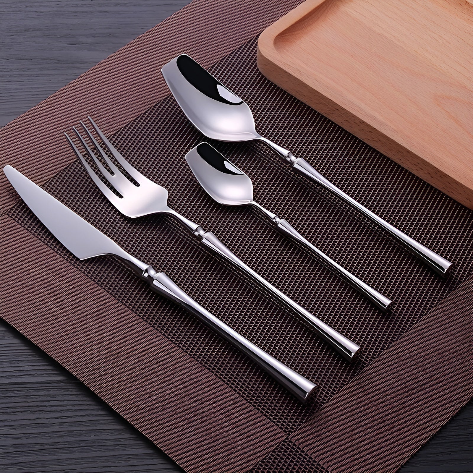 Elegantes Edelstahl-Besteckset – Zeitlos & Robust für Jeden Anlass