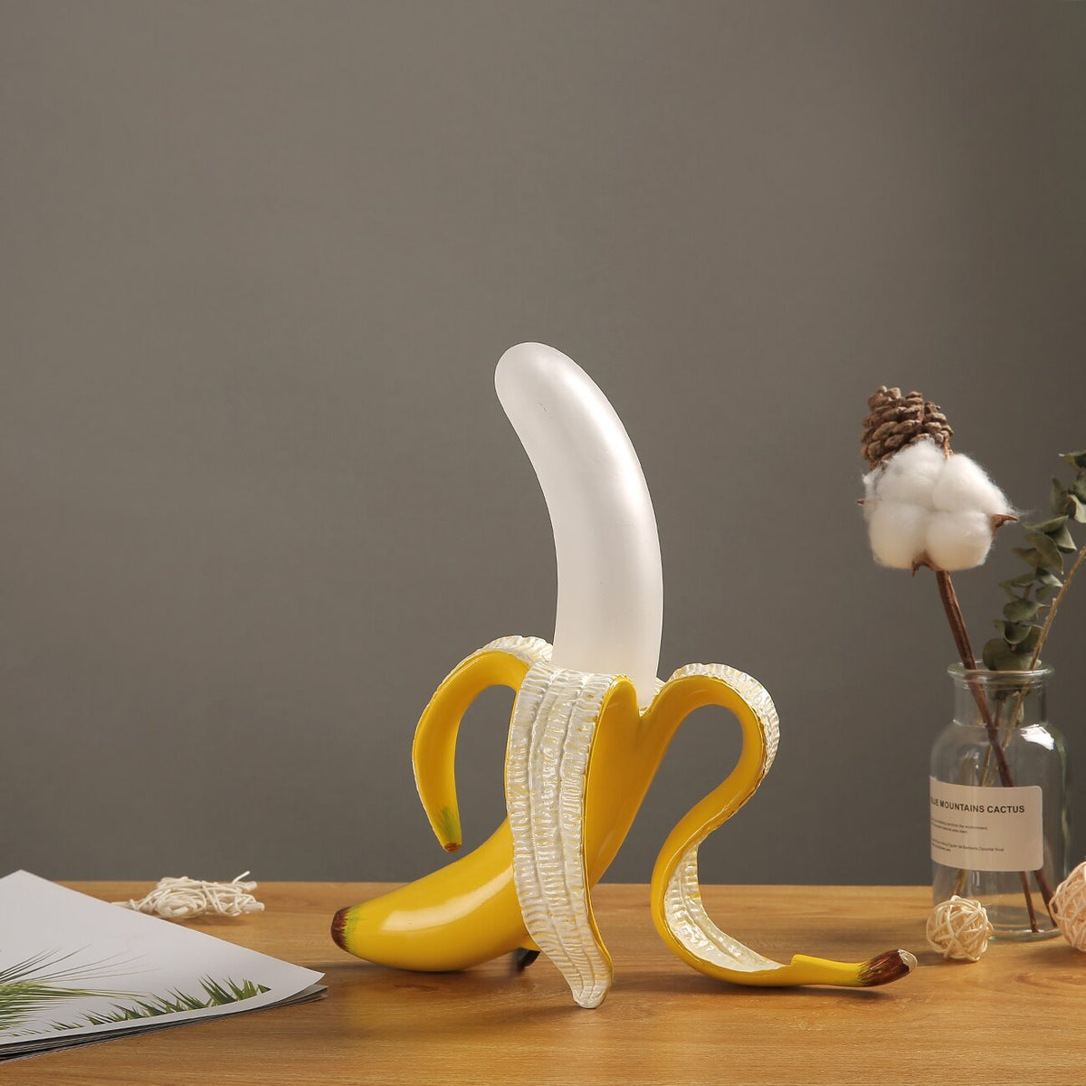 Elegant Retro Table Lamp – An Artistic Lighting Accent for Your Home