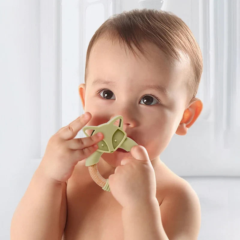 Zahnungshilfe im Fuchsdesign – Beißring aus Holz und Silikon für Babys