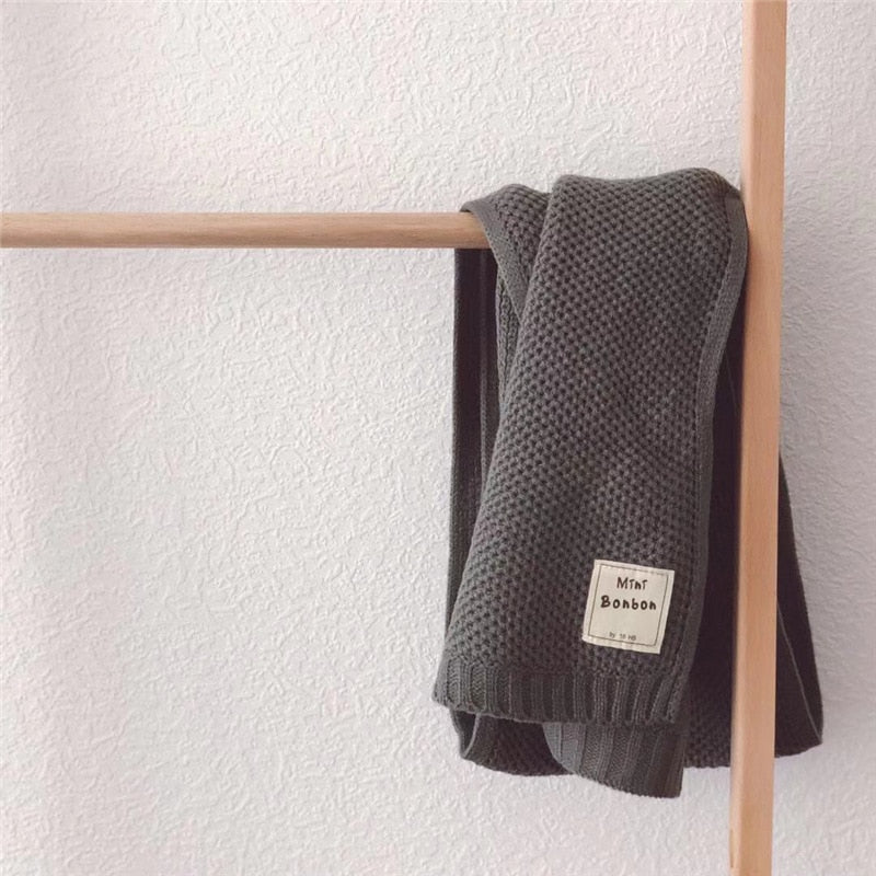 Wärmender Strickschal für Kinder – Weiches, zeitloses Design