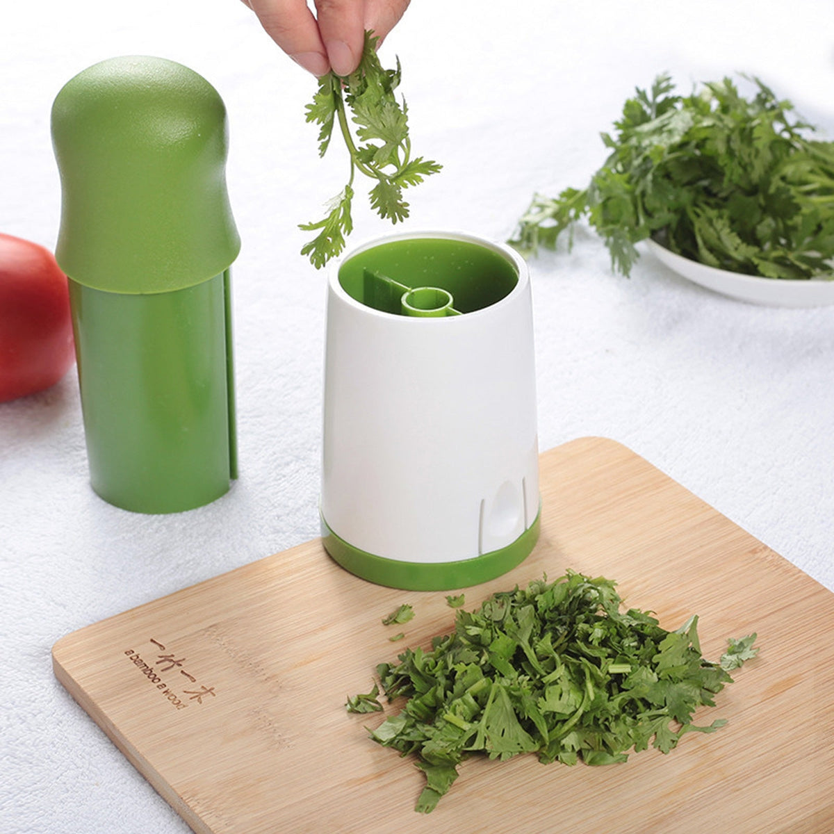 Herb Grinder | Perfectly ground herbs and spices at the touch of a button