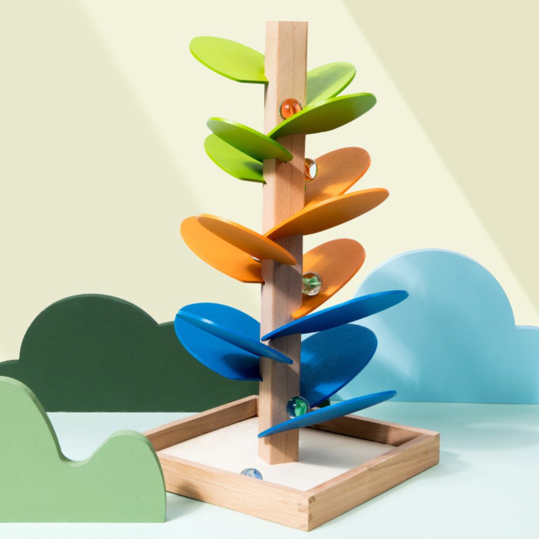 Bunter Holz-Murmelturm: Spielerisches Lernen für Kinder