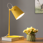 Moderne Tischlampe im eleganten Design