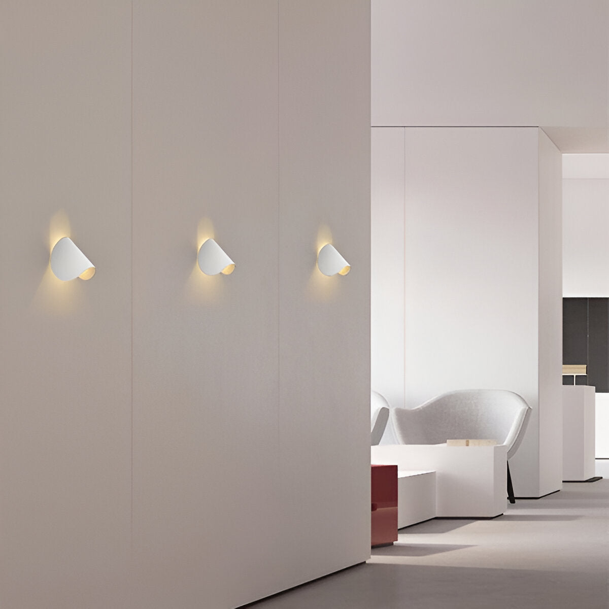Flexibly Adjustable Metal Wall Lamp for Every Room