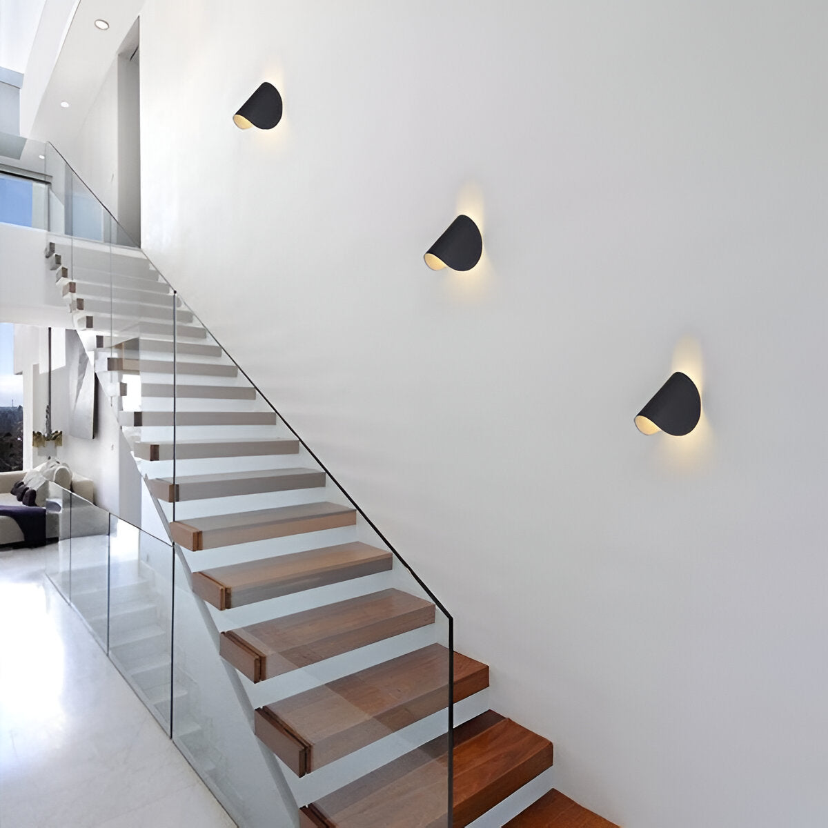 Flexibly Adjustable Metal Wall Lamp for Every Room