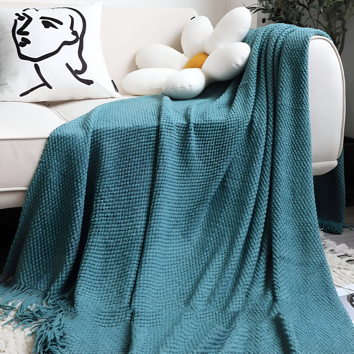 Elegant Fleece Blanket – Soft, Stylish & Warm for Your Home