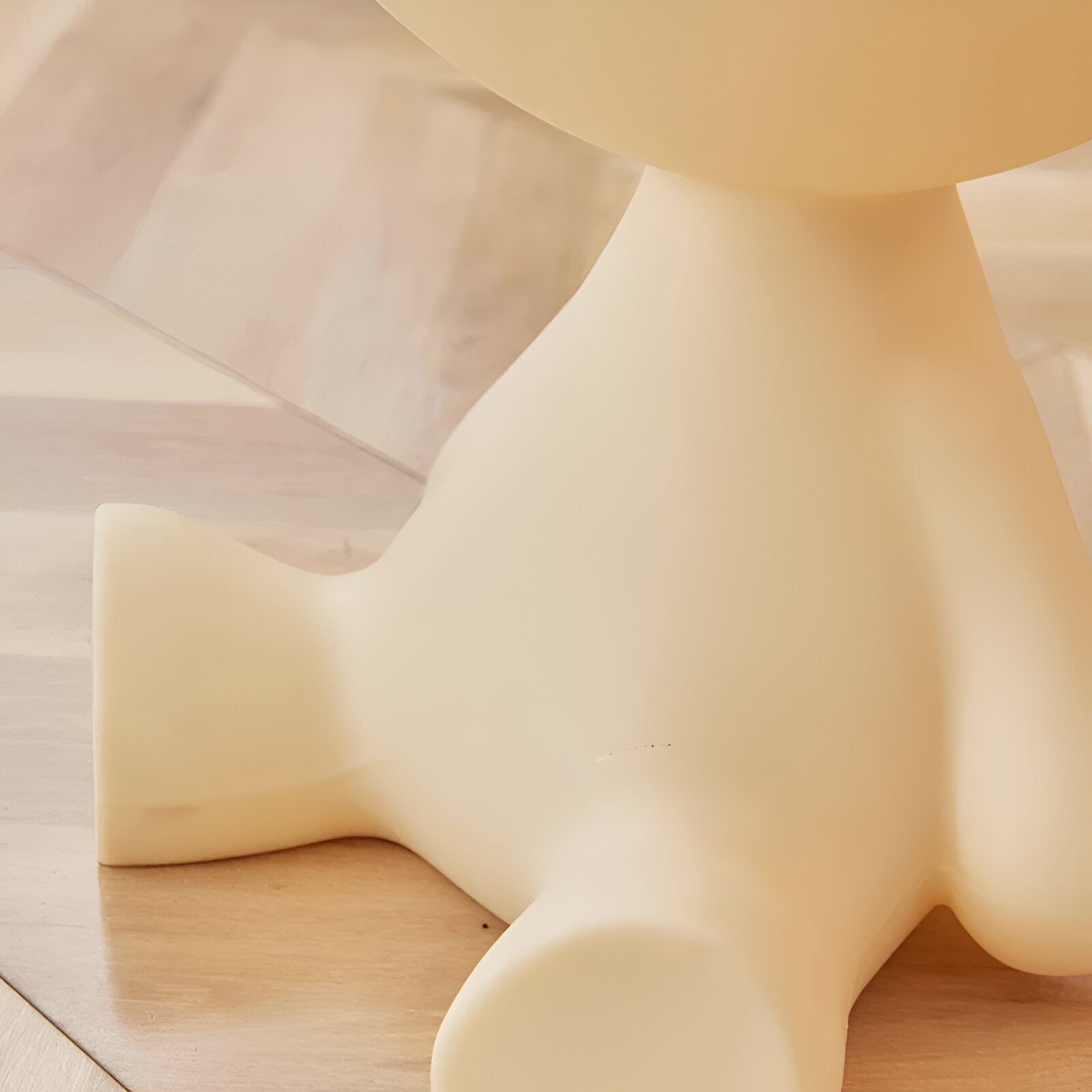Runder Couchtisch – Eleganter Beistelltisch für Wohnzimmer und Innenräume