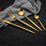 Elegantes Besteckset in Gold – Schlichte Eleganz