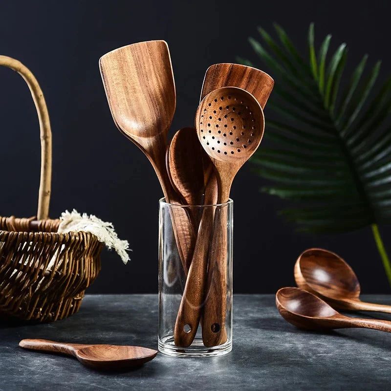 Elegantes 8-teiliges Kochset aus Naturholz