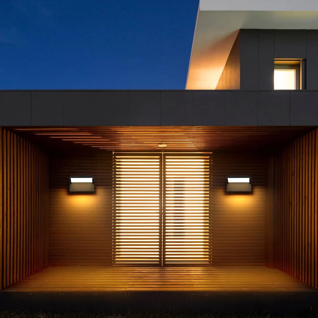 Weatherproof LED Outdoor Wall Light made of Aluminum with 1300 Lumens