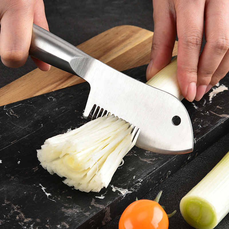 Precise vegetable peeler for perfect julienne strips