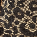 Elegante Leopardentäschchen mit Goldkette