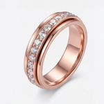 Eleganter Rotationsring mit Zirkonia-Steinen