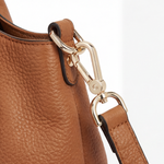 Elegante Hobo-Tasche aus weichem Kunstleder mit Fächern
