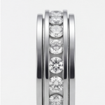 Eleganter Rotationsring mit Zirkonia-Steinen