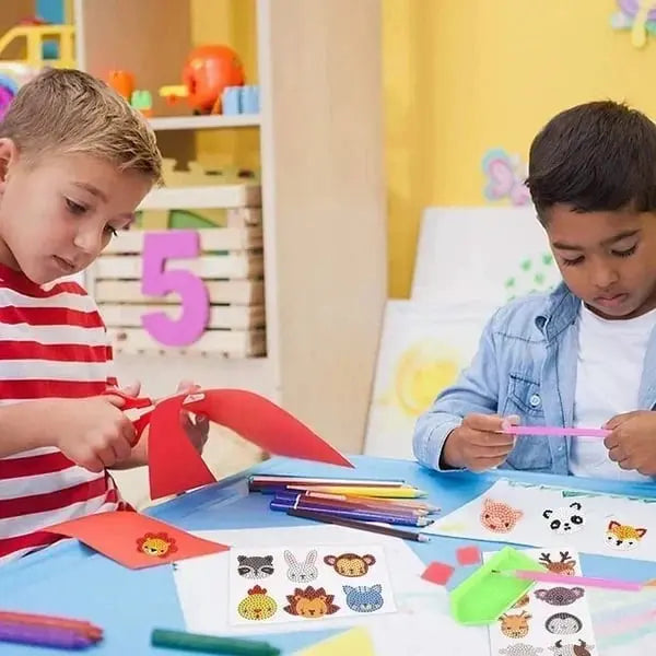 Kreatives Bastelset mit funkelnden Steinchen – sicher und umweltfreundlich