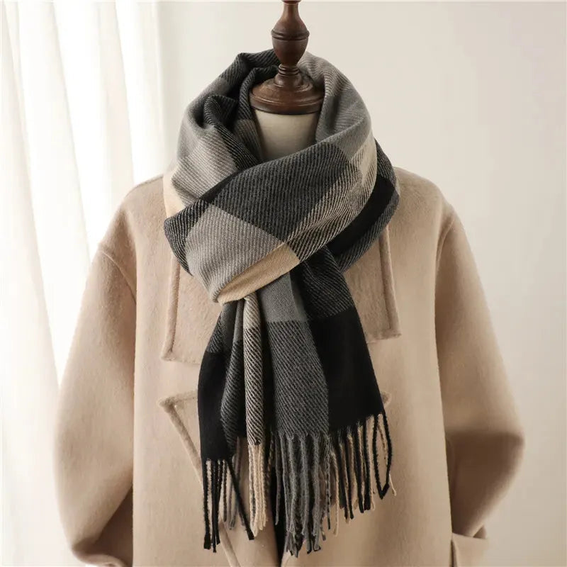 Elegant Plaid Scarf for Stylish Winter Outfits
