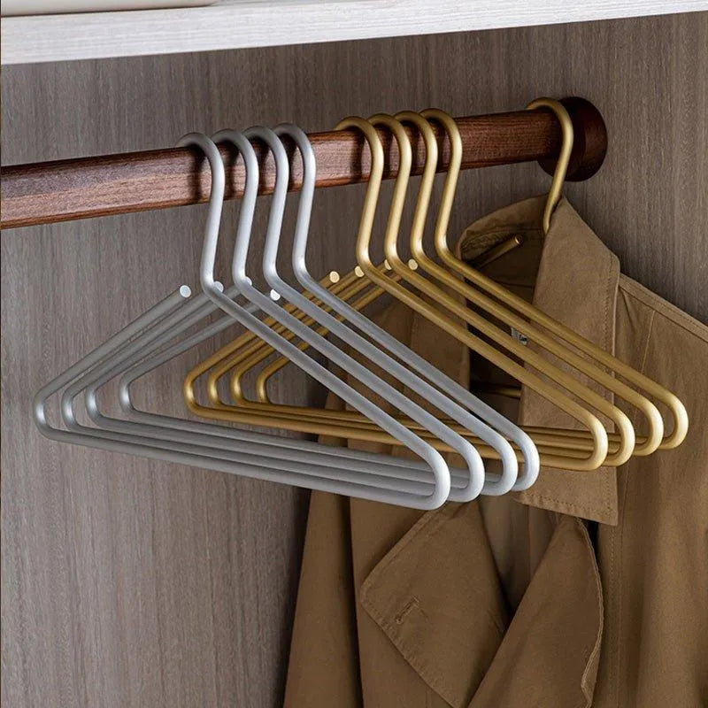 Stylish Metal Clothes Hangers for Elegant Storage (5 pieces)