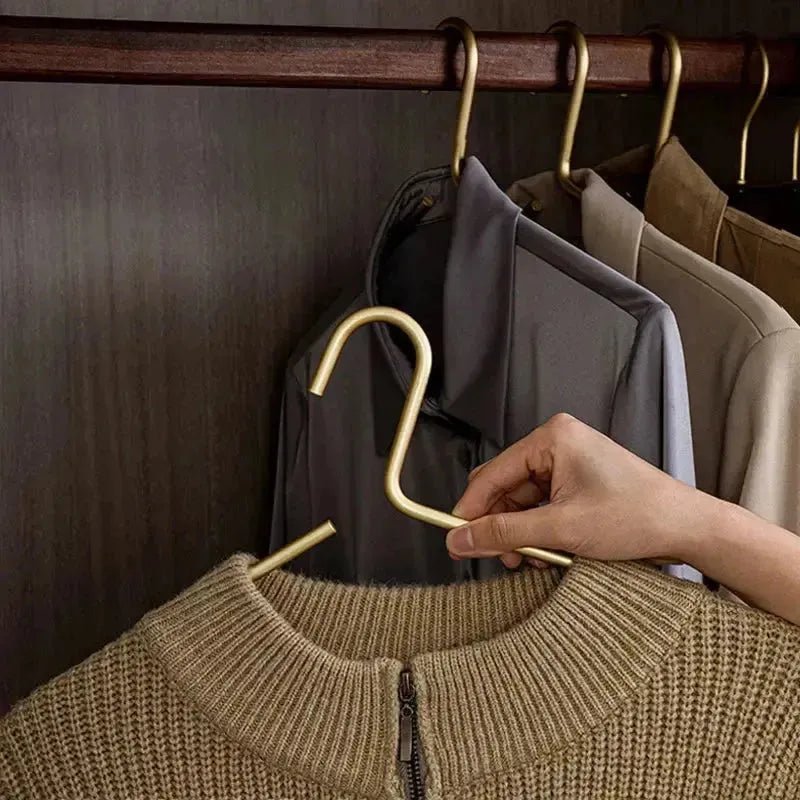Stylish Metal Hangers for Your Wardrobe (Set of 5)