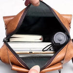 Elegant and compact shoulder bag for everyday