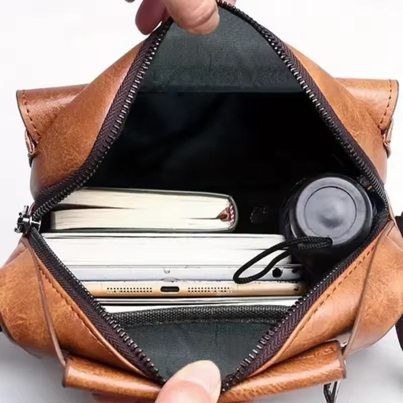 Elegant and compact shoulder bag for everyday
