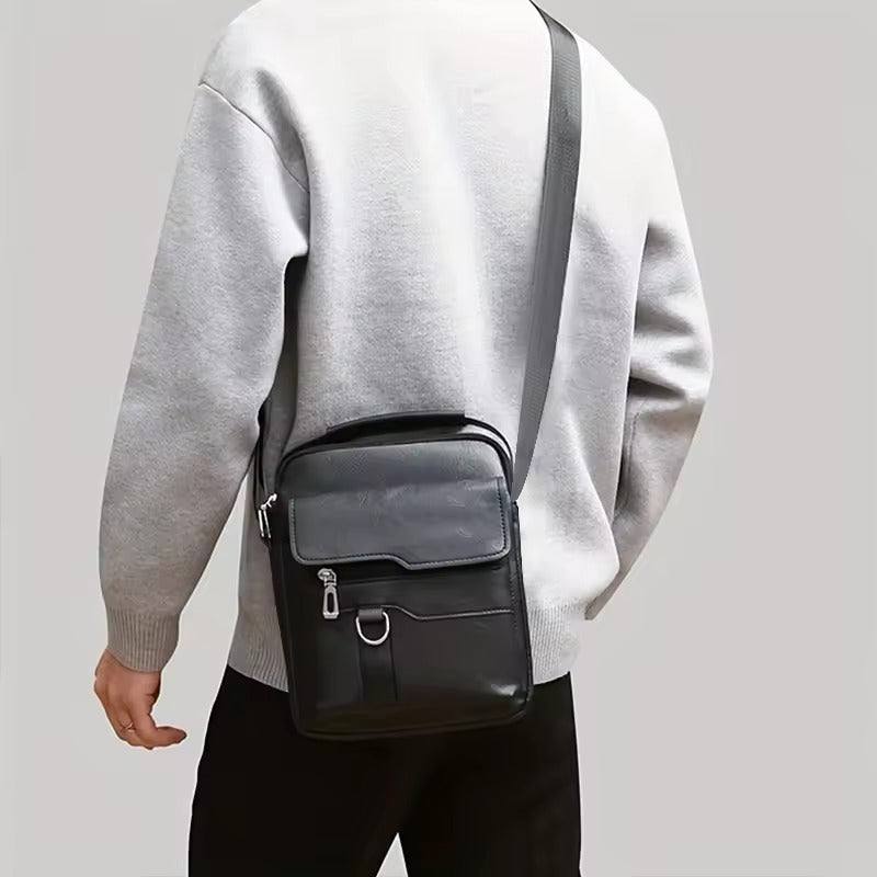 Elegant and compact shoulder bag for everyday
