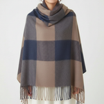 Eleganter Damen-Schal im modernen Karo-Design