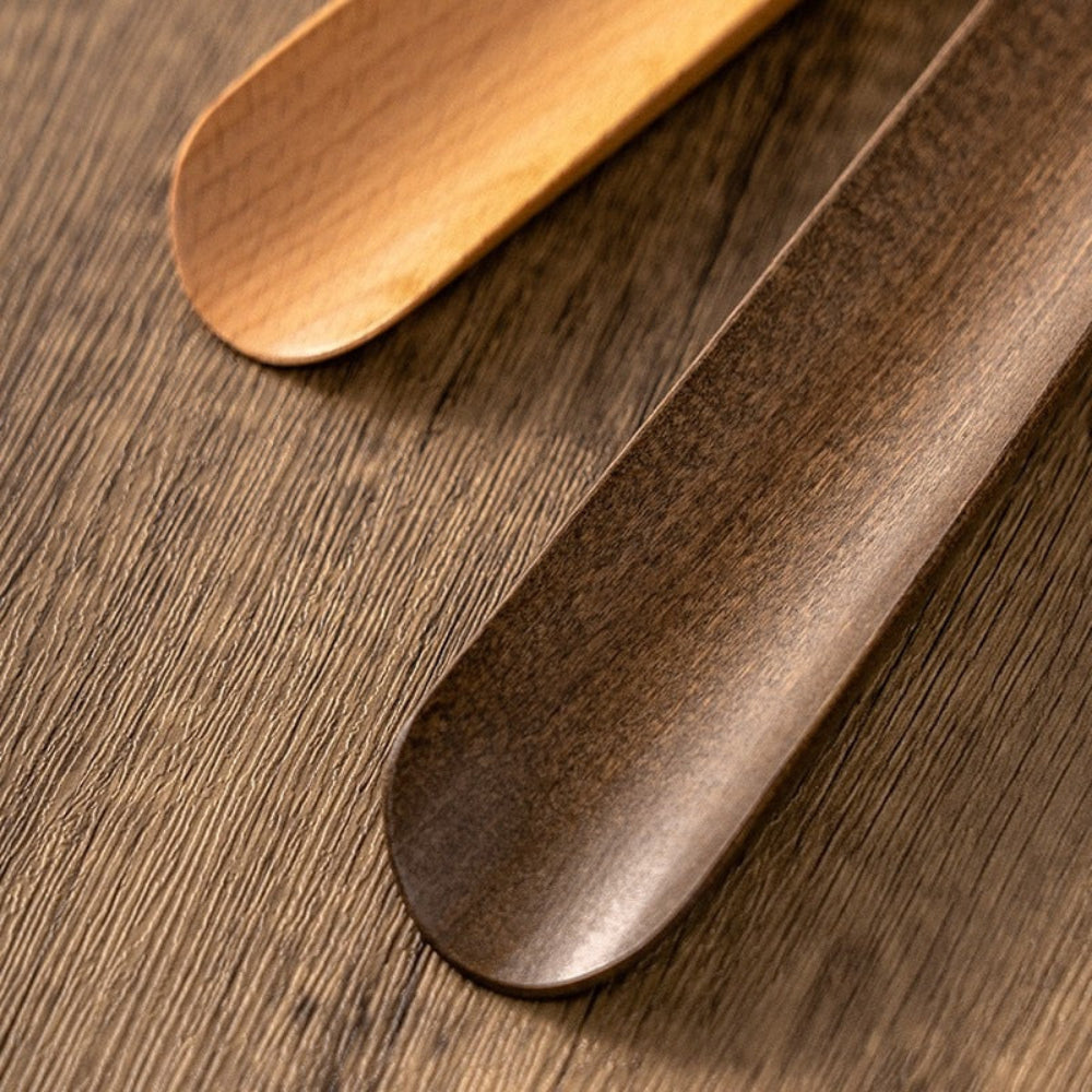 Eleganter Holzschuhlöffel mit Magnet – Bequem Schuhe Anziehen