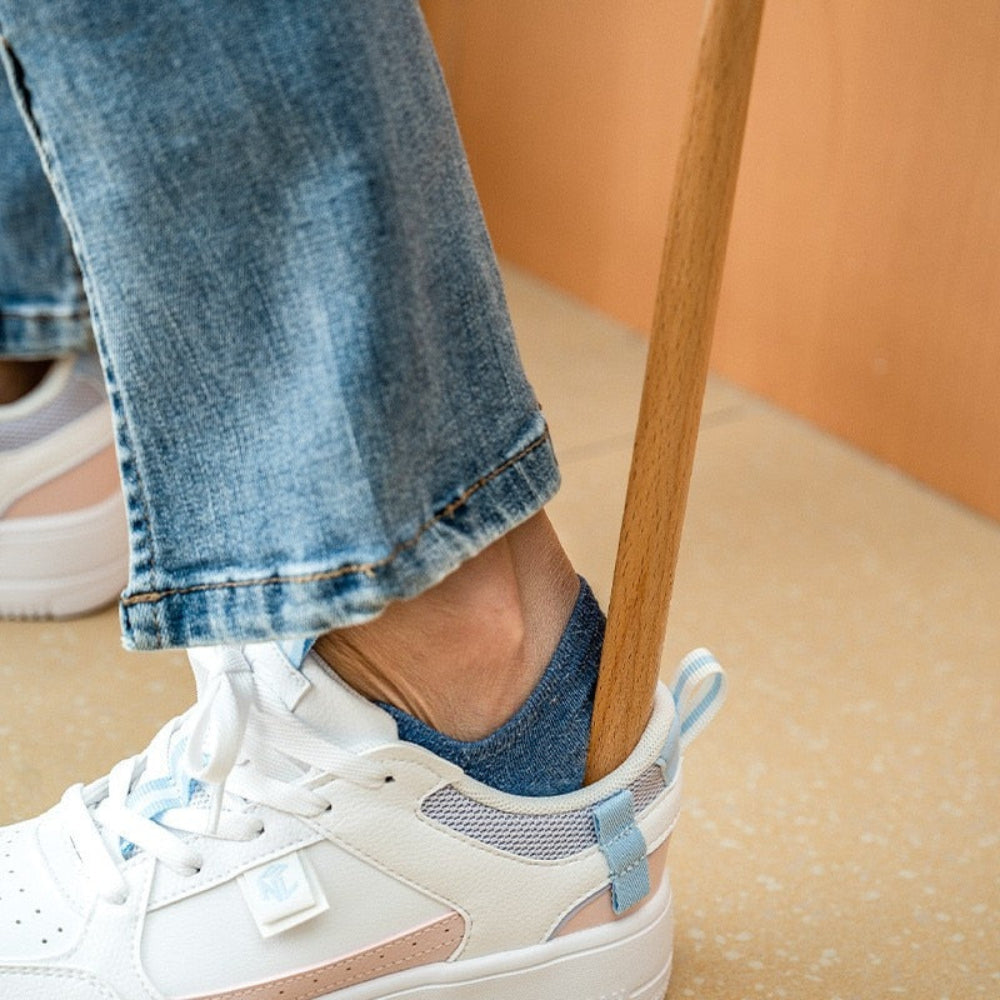 Eleganter Holzschuhlöffel mit Magnet – Bequem Schuhe Anziehen