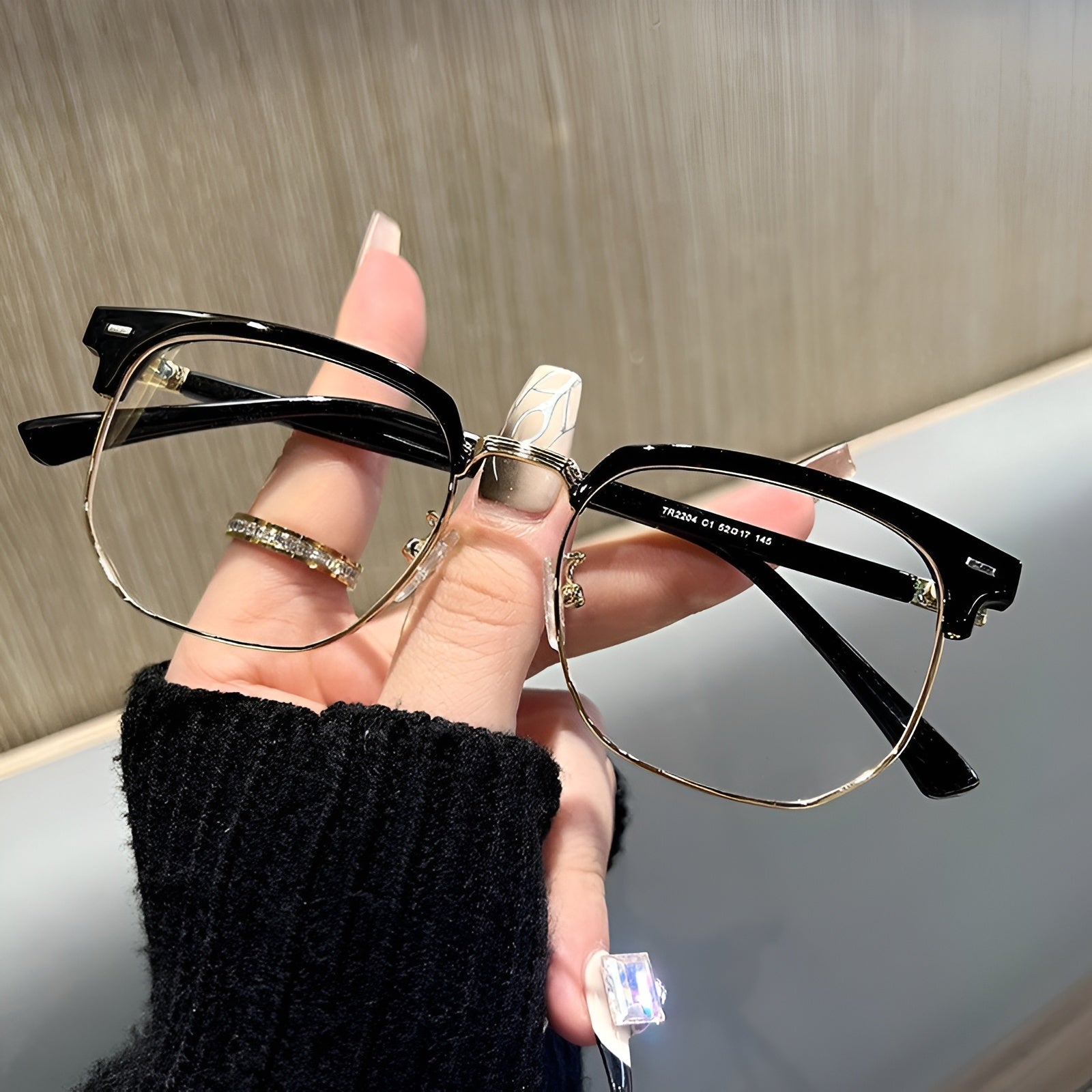 Leichte Lesebrille mit fortschrittlicher Linsengestaltung