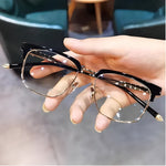 Leichte Lesebrille mit fortschrittlicher Linsengestaltung