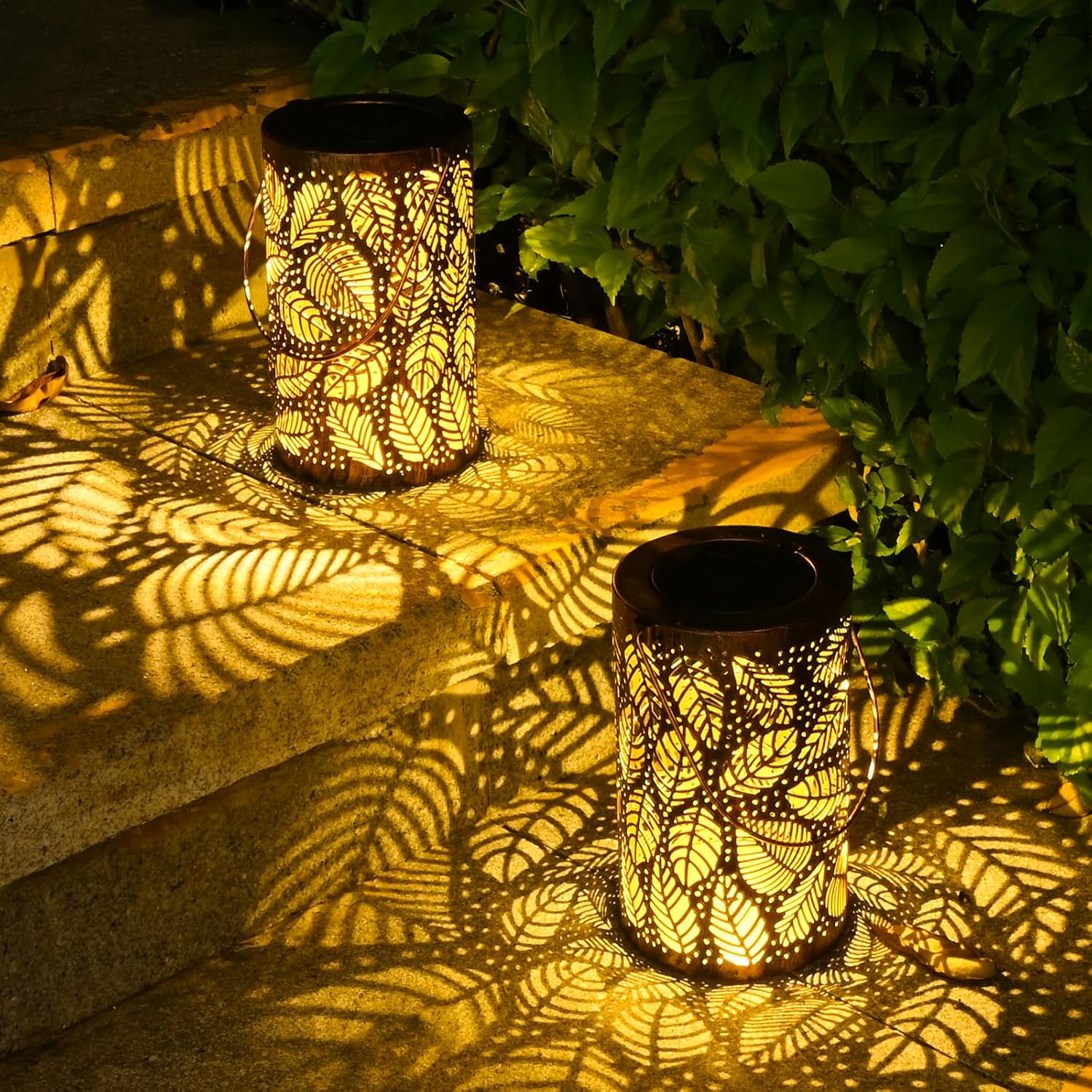 Nature's Charm – Solar Light with Stylish Leaf Design
