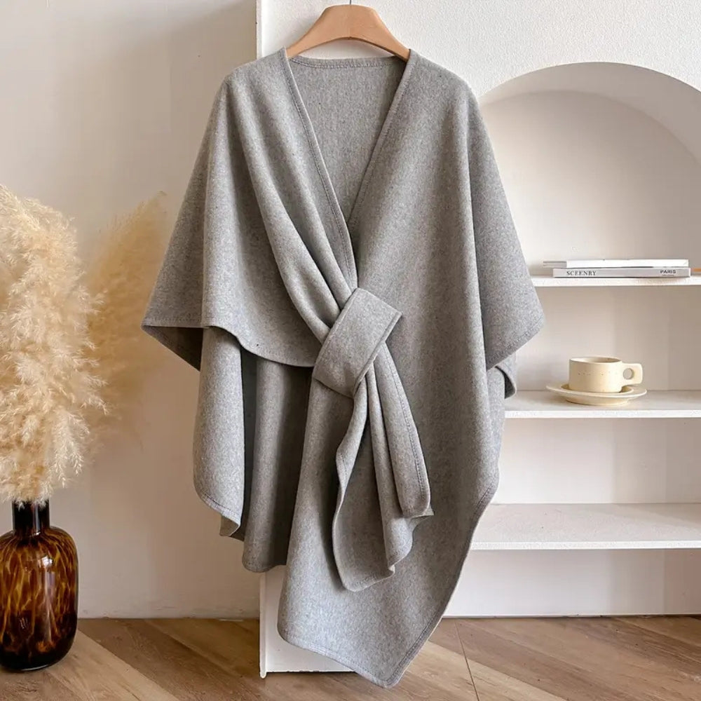 Stylish Women's Poncho – Warming and Windproof Companion