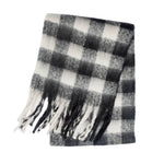 Warmth and Style: Elegant Winter Scarf in Colorful Plaid