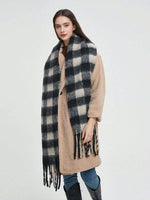 Warmth and Style: Elegant Winter Scarf in Colorful Plaid