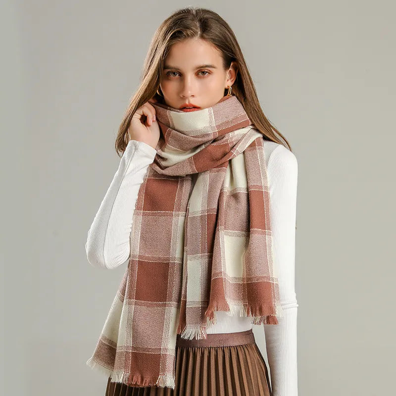 Noble Elegant Ladies' Scarf in classic check design